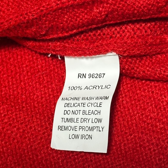 Turtle Bay New York Red Cable Knit Women's Sweater - Picture 6 of 6